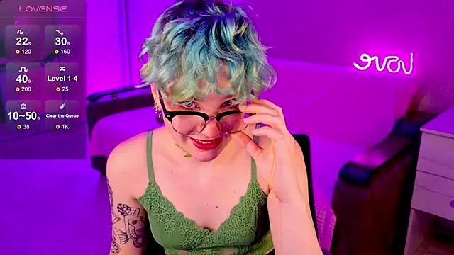 Snapshot of School_Love chatting on 12-27-24, 04:21 School Love online show from 12-27-24, 04:21