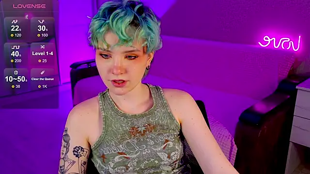 Snapshot of School_Love chatting on 01-06-25, 07:13 School Love online show from 01-06-25, 07:13