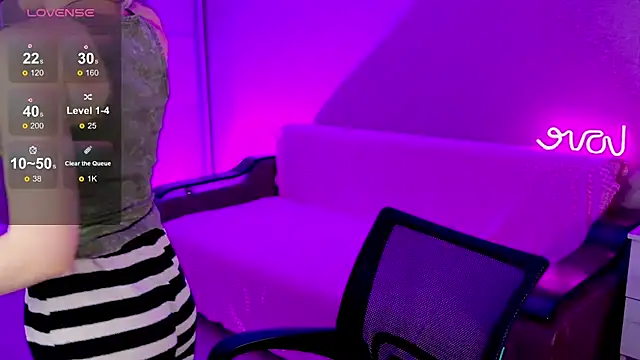 Snapshot of School_Love chatting on 01-19-25, 01:12 School Love online show from 01-19-25, 01:12