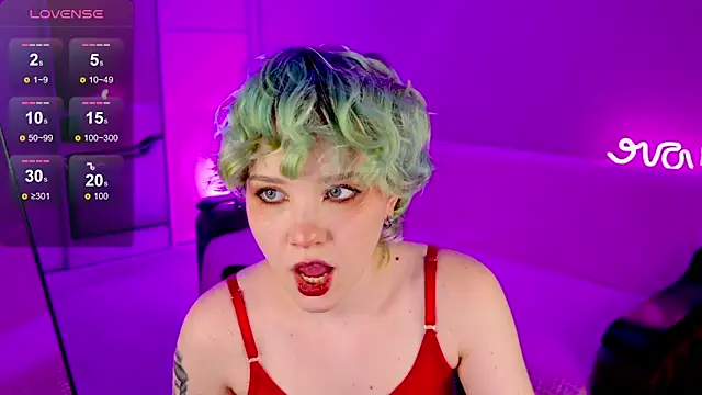 Snapshot of School_Love chatting on 02-02-25, 01:08 School Love online show from 02-02-25, 01:08