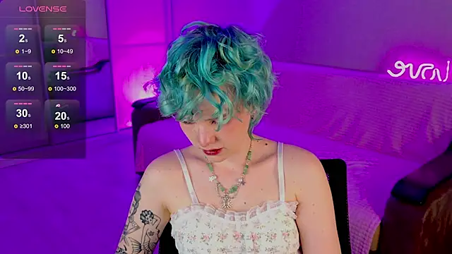 Snapshot of School_Love chatting on 02-21-25, 01:11 School Love online show from 02-21-25, 01:11