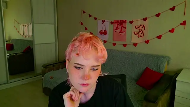 Snapshot of School_Love chatting on 09-29-25, 11:04 School Love online show from 09-29-25, 11:04