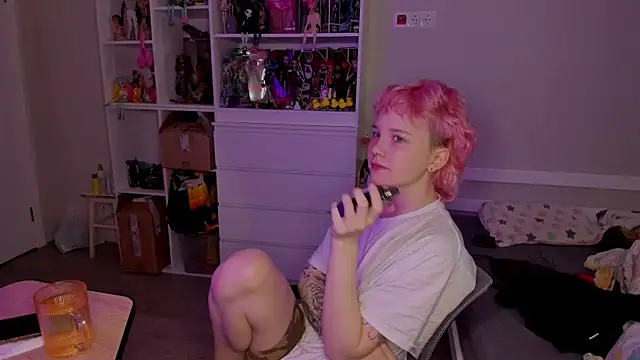 School Love online show from 12-15-25, 07:12