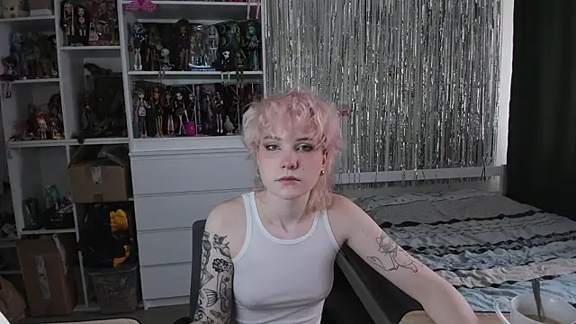 School Love online show from 03-26-26, 07:03