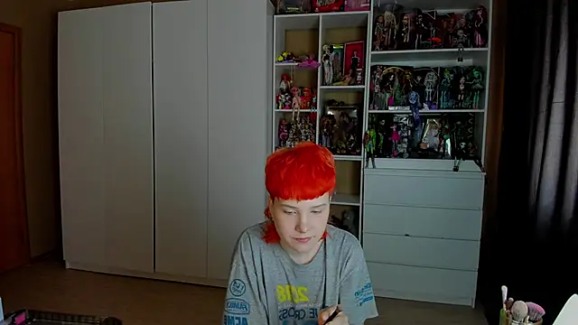 School Love online show from 06-05-26, 07:03