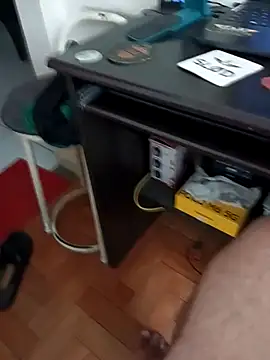 Snapshot of lobomisterioso13 chatting on 12-10-24, 06:28 lobomisterioso13 online show from 12-10-24, 06:28