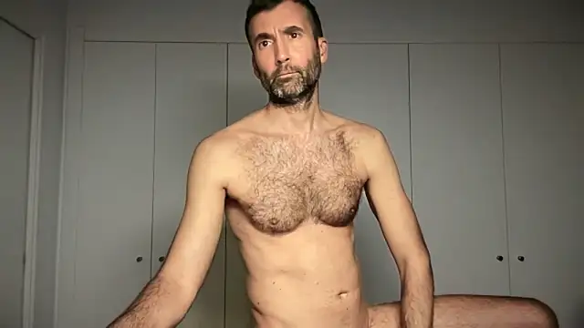 Snapshot of david_spanish chatting on 02-19-25, 06:43 david spanish online show from 02-19-25, 06:43