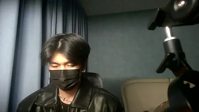 wuzhimao0207 online show from 06-05-26, 04:02