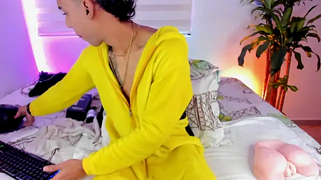 aldrinwhite online show from 10-06-25, 04:59