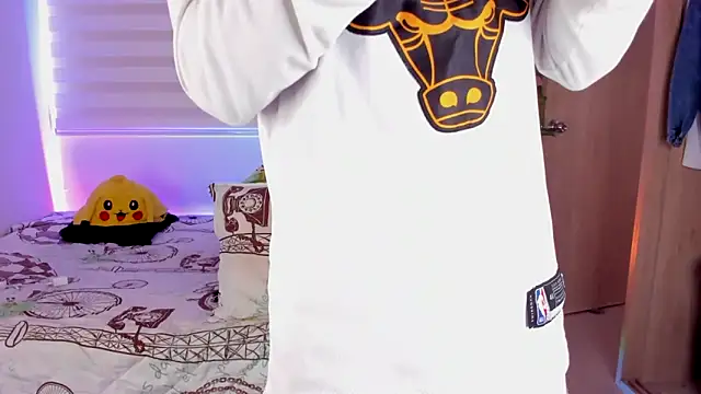 aldrinwhite online show from 10-20-25, 05:46