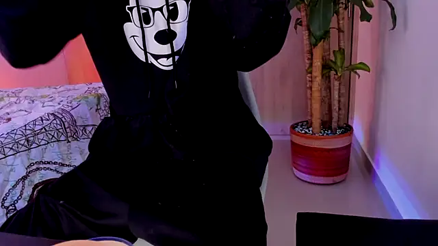 aldrinwhite online show from 11-19-25, 02:39