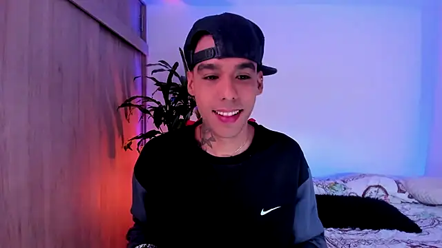 aldrinwhite online show from 06-20-26, 03:15