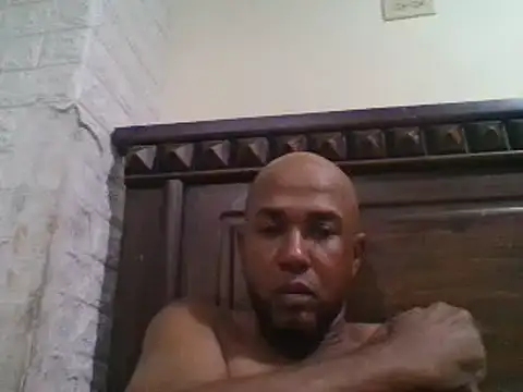 Snapshot of Frankie0880 chatting on 12-31-24, 11:39 Frankie0880 online show from 12-31-24, 11:39