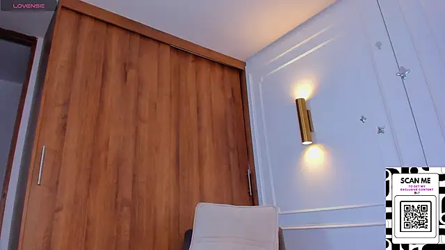 Snapshot of Chrishell_ chatting on 03-13-25, 04:38 Chrishell  online show from 03-13-25, 04:38