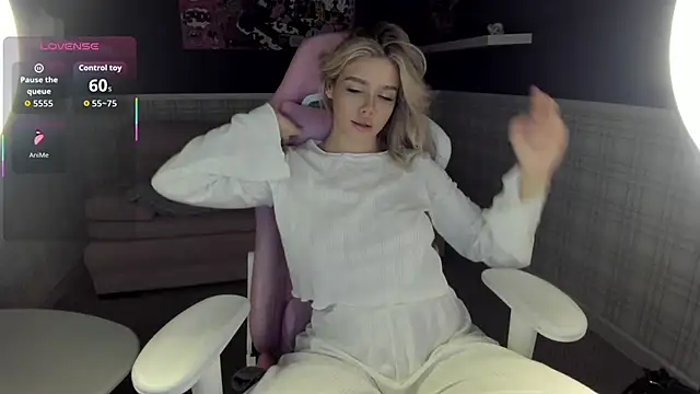 Anna Robinson online show from 02-19-26, 12:28