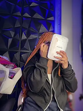 Melany Williams online show from 12-01-25, 01:16