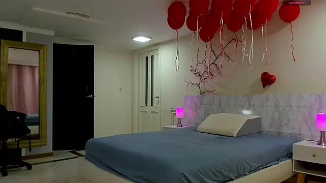 charolbruce 1 online show from 06-08-26, 11:43