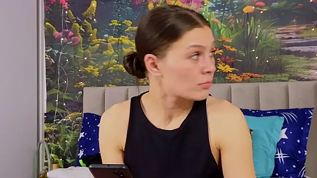 MadameDeFeu online show from 01-18-25, 12:36