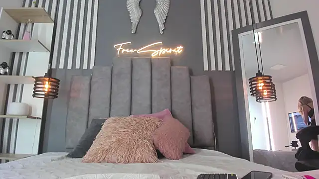 gabriela  gomez online show from 02-28-25, 11:25