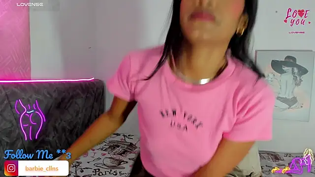 BarbieHotLaura online show from 01-11-26, 12:32