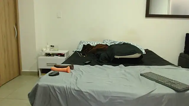 AnnieRoss69 online show from 09-30-25, 08:47