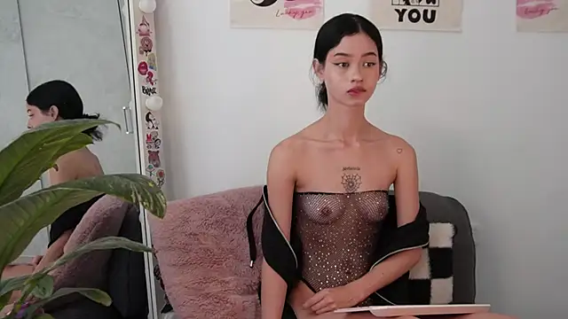 Snapshot of salome-brown chatting on 06-23-26, 08:07 salome-brown online show from 06-23-26, 08:07