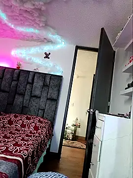 Snapshot of Nicole420squirt chatting on 10-14-25, 06:31 Nicole420squirt online show from 10-14-25, 06:31