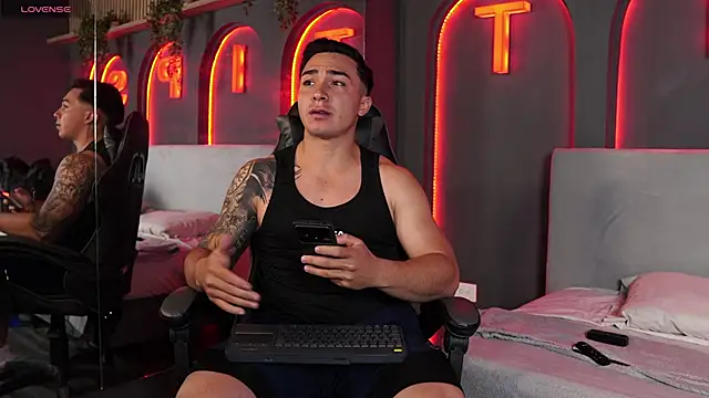 Ryan Hunt online show from 12-18-25, 01:06