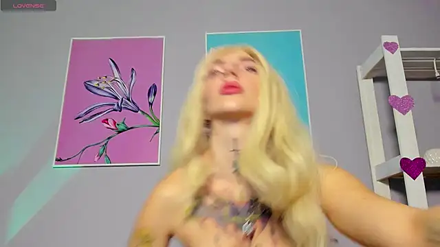 Snapshot of AnneTenet chatting on 12-15-24, 09:13 AnneTenet online show from 12-15-24, 09:13