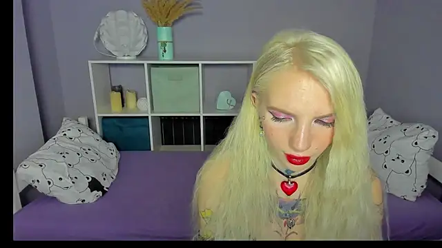 Snapshot of AnneTenet chatting on 02-14-25, 10:28 AnneTenet online show from 02-14-25, 10:28