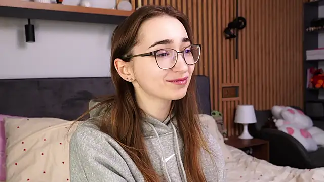 PollyBeev online show from 04-06-26, 12:06