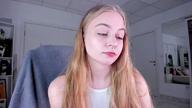 MiaMews online show from 02-06-26, 11:08