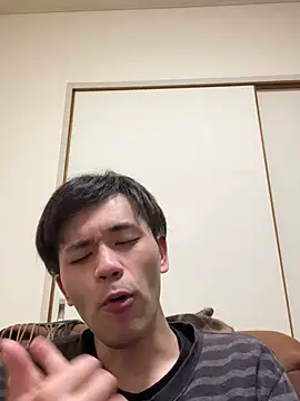 Snapshot of ryusei18570 chatting on 02-14-25, 05:57 ryusei18570 online show from 02-14-25, 05:57