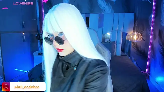 Snapshot of AHRI_LEE chatting on 12-18-24, 03:37 AHRI LEE online show from 12-18-24, 03:37