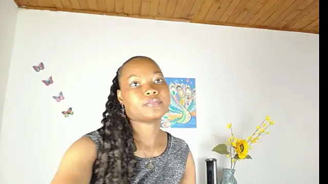 Snapshot of Madison__12 chatting on 01-04-25, 09:20 Madison  12 online show from 01-04-25, 09:20