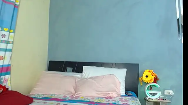 Snapshot of Madison__12 chatting on 02-08-25, 11:13 Madison  12 online show from 02-08-25, 11:13