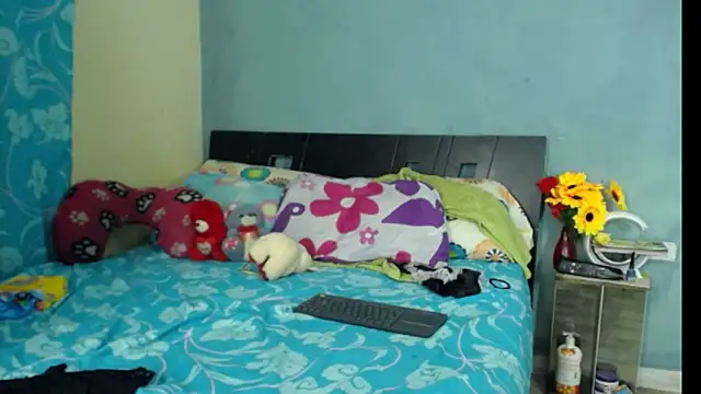 Snapshot of Madison__12 chatting on 02-25-25, 05:08 Madison  12 online show from 02-25-25, 05:08