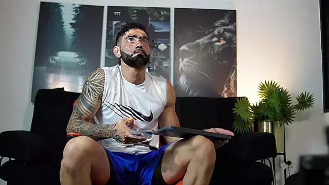 Austin bolt online show from 09-18-25, 04:25