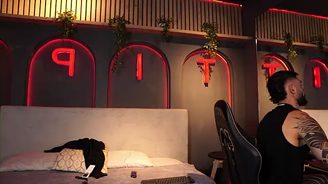 Austin bolt online show from 02-23-26, 03:04