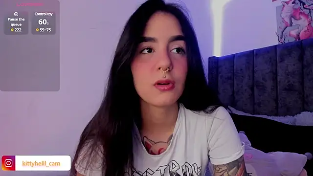 Snapshot of Alice_woodville chatting on 03-01-25, 04:33 Alice woodville online show from 03-01-25, 04:33