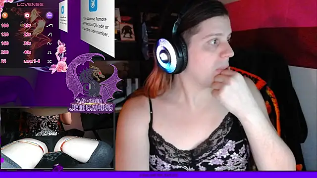 Snapshot of Rae-Suon chatting on 12-31-24, 05:55 Rae-Suon online show from 12-31-24, 05:55