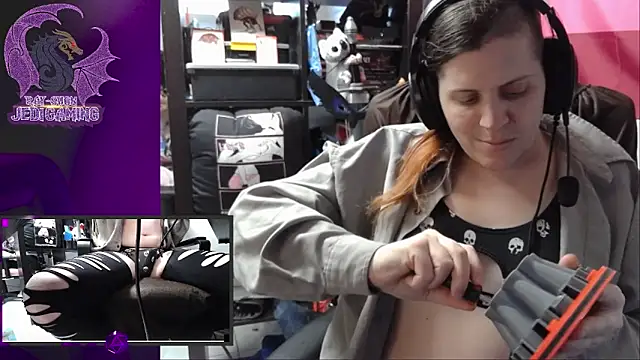 Snapshot of Rae-Suon chatting on 01-20-25, 07:46 Rae-Suon online show from 01-20-25, 07:46