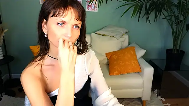 Elizabe th online show from 01-20-25, 09:24