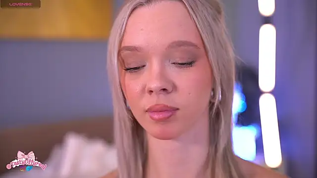  AlinaBailey online show from 04-15-26, 07:15