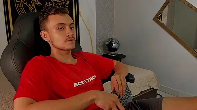 Desmon Clark online show from 03-07-25, 01:42