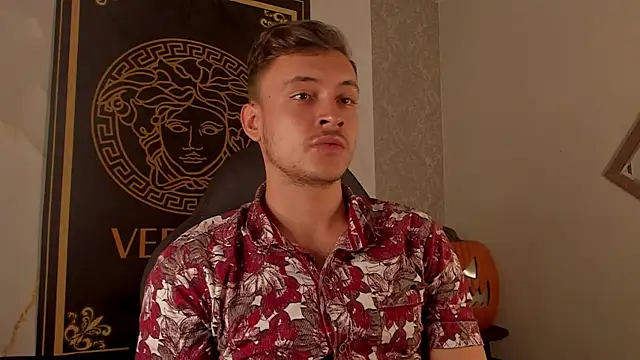 Desmon Clark online show from 10-10-25, 10:42