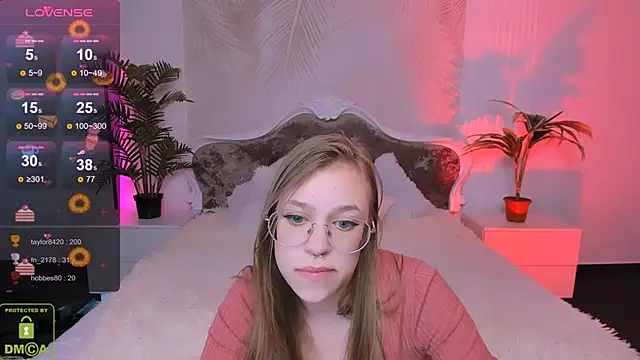 LayriantaVee online show from 01-25-25, 01:19