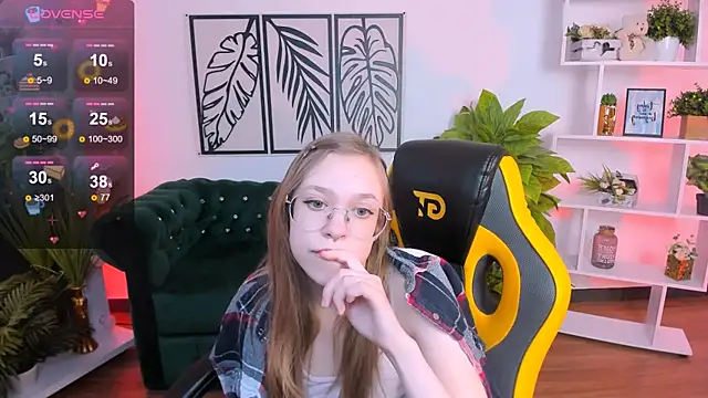 LayriantaVee online show from 02-23-25, 10:06