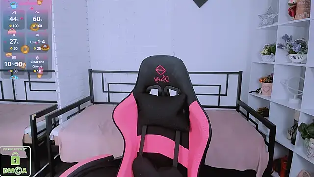 LayriantaVee online show from 03-21-25, 10:28