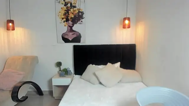 Scarlett  bell online show from 01-16-25, 06:16